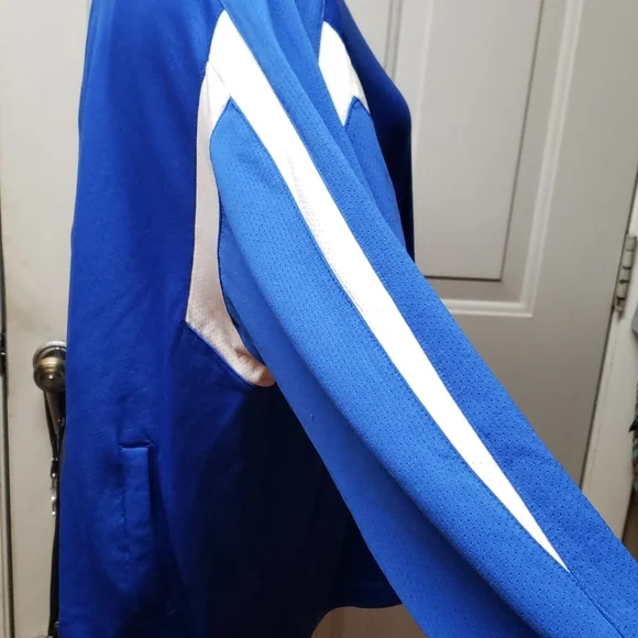 🎉HP🎉 Like new Nike zip up jacket, size xl - Picture 3 of 7